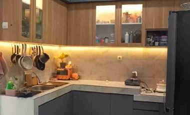Dijual Rumah Full Furnised di Puri Sriwedari Cibubur dekat Stasiun LRT Harjamukti