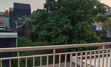 Dijual Rumah Full Furnised di Puri Sriwedari Cibubur dekat Stasiun LRT Harjamukti