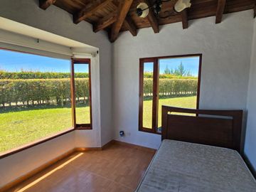 SE VENDE CASA CAMPESTRE EN RIO NEGRO