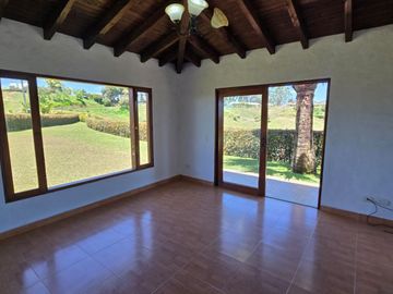 SE VENDE CASA CAMPESTRE EN RIO NEGRO