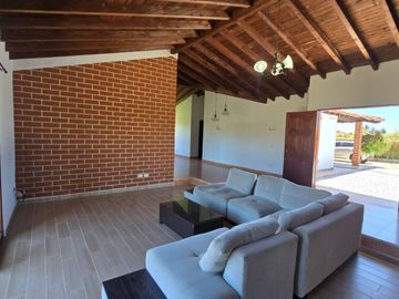 SE VENDE CASA CAMPESTRE EN RIO NEGRO