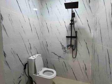 Wilson Rumah baru 3 lantai uk 7x13 poris indah