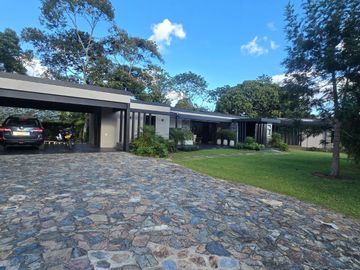 SE VENDE CASA CAMPESTRE EN LA CEJA