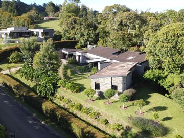 SE VENDE CASA CAMPESTRE EN LA CEJA