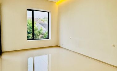 Brand New Rumah Bagus di Kencana Loka BSD City