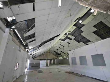 Disewakan Gedung Ex Supermarket di Sunset Road