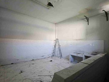 Disewakan Gedung Ex Supermarket di Sunset Road