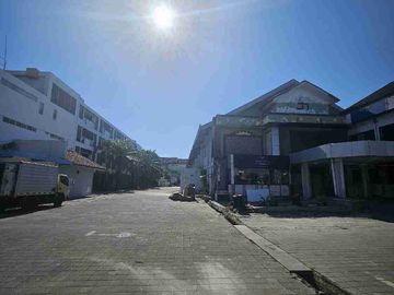 Disewakan Gedung Ex Supermarket di Sunset Road