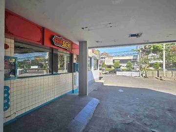 Disewakan Gedung Ex Supermarket di Sunset Road
