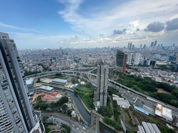 Disewakan Condominium Taman Anggrek Residence Jakarta Barat – 1 BR Semi Furnished