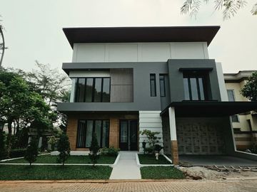 Rumah hoek bangunan mandiri Foresta BSD