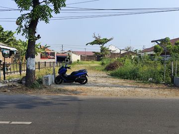 Dijual Tanah Pekarangan Strategis  Lokasi Solo Baru Luas 970m2