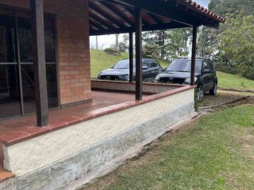 Se Alquila Casa Finca en las Palmas, vía la Esperanza, Envigado