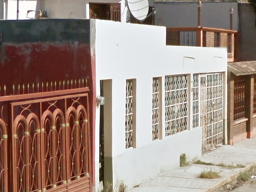 Casa en venta en Saltillo, Col. Valle de las Flores