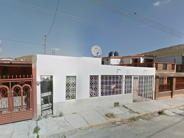 Casa en venta en Saltillo, Col. Valle de las Flores