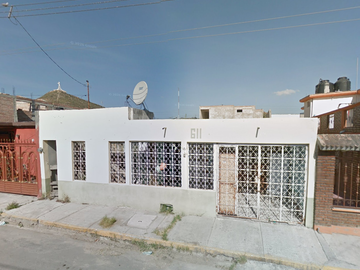 Casa en venta en Saltillo, Col. Valle de las Flores