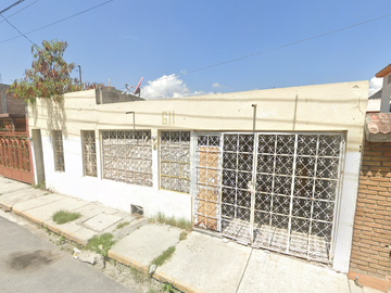 Casa en venta en Saltillo, Col. Valle de las Flores