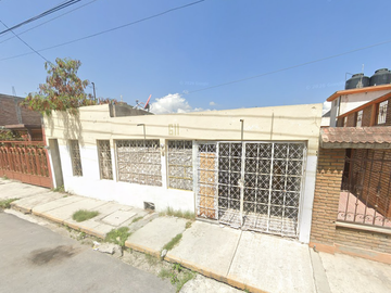 Casa en venta en Saltillo, Col. Valle de las Flores