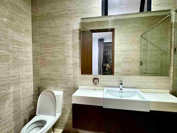 FOR SALE / JUAL RUGI Apart SKYHOUSE Type 3BR Interior Mewah. Bsd City