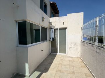 Casa en Venta en Fraccionamiento Monte Blanco, Querétaro | 3 Recámaras | Cuarto de Servicio |
