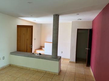 Casa en Venta en Fraccionamiento Monte Blanco, Querétaro | 3 Recámaras | Cuarto de Servicio |