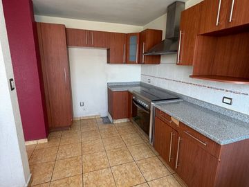 Casa en Venta en Fraccionamiento Monte Blanco, Querétaro | 3 Recámaras | Cuarto de Servicio |