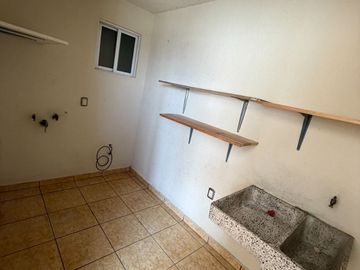Casa en Venta en Fraccionamiento Monte Blanco, Querétaro | 3 Recámaras | Cuarto de Servicio |