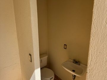 Casa en Venta en Fraccionamiento Monte Blanco, Querétaro | 3 Recámaras | Cuarto de Servicio |