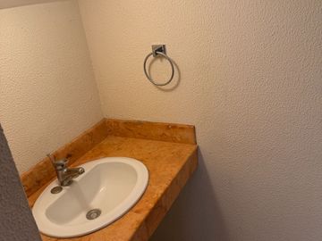 Casa en Venta en Fraccionamiento Monte Blanco, Querétaro | 3 Recámaras | Cuarto de Servicio |
