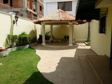 CASA EN VILLA SANTOS ARRIENDO