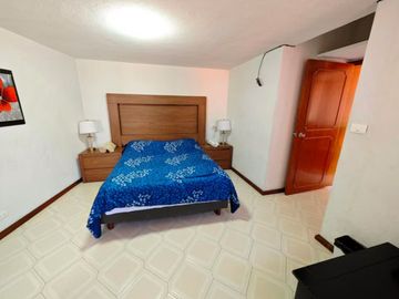 CASA EN VENTA EN LOMAS ESTRELLA 1RA SECC., IZTAPALAPA
