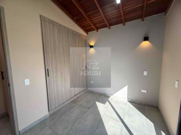 Casa esquinera en urbanización abierta La Ceja