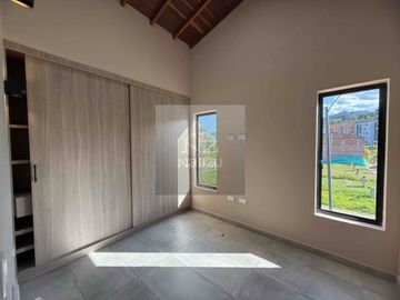 Casa esquinera en urbanización abierta La Ceja