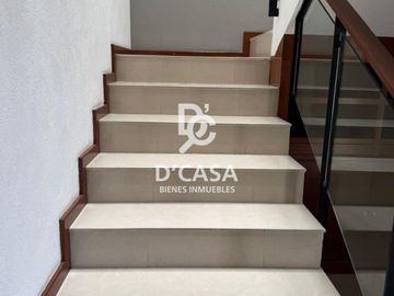 SE VENDE CASA EN LAS ALAMEDAS