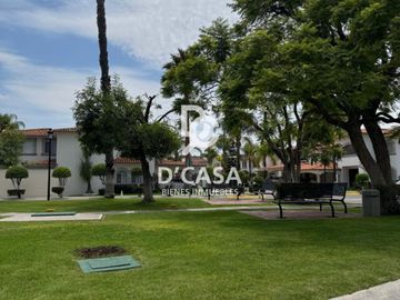 SE VENDE CASA EN LAS ALAMEDAS