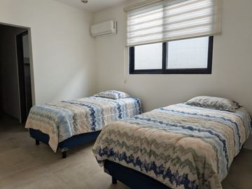 CASA EN RENTA SEMI-AMUEBLADA EN CUMBRES PLATINUM, MONTERREY