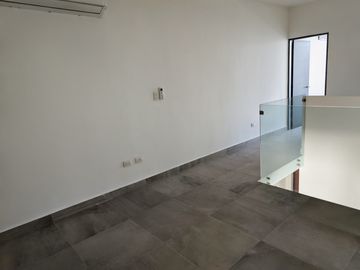 CASA EN RENTA SEMI-AMUEBLADA EN CUMBRES PLATINUM, MONTERREY