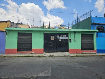 TERRENO CON DOS ACCESORIAS EN EL CENTRO DE TOLUCA , ATRAS DE PALACIO DE GOBIERNO