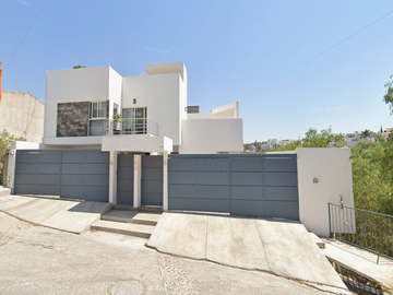 🚨 Casa en REMATE ADJUDICADO desde $660,000 (Debajo del mercado)