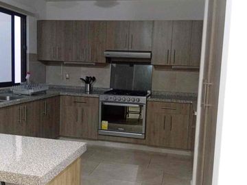 RENTA DEPARTAMENTO AMUEBLADO EN CALE JACARANDAS, COL.JARDIN SLP