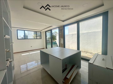 Casa en Venta Coto Larissa - Frac. Solares - Junto a Condominio Altanza