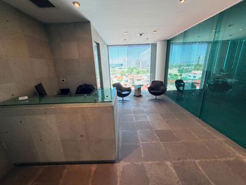 RENTA OFICINA EN TORRE BOSQUES II