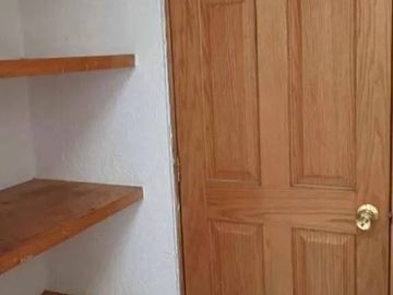 SE VENDE CASA CON AMPLIOS ESPACIOS EN PASEOS DEL BOSQUE