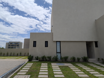 Casa en Zaru | Hermosa Casa con 3 Recámaras