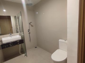 SUDIRMAN HILL APARTEMEN MEWAH NYAMAN STRATEGIS FASILITAS LENGKAP FULLY FURNISH SIAP HUNI
