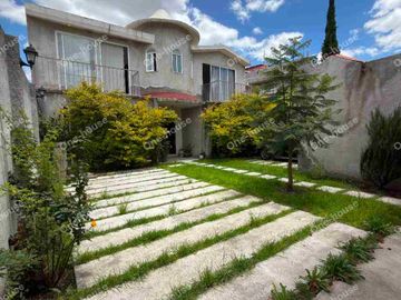 CASA EN RENTA O VENTA EN COYOTEPEC MUY CERCA DE TEPOZTLÁN
