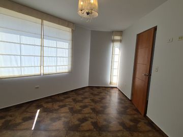 Venta De Casa En Condominio En La Res. La Angostura