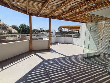 Venta De Casa En Condominio En La Res. La Angostura
