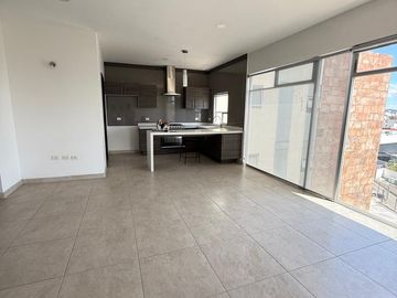 RENTA  HERMOSO DEPARTAMENTO EN TORRE CASIOPEA, FRENTR AL CRIT ANGELOPOLIS