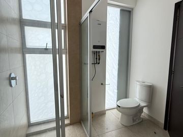 RENTA  HERMOSO DEPARTAMENTO EN TORRE CASIOPEA, FRENTR AL CRIT ANGELOPOLIS